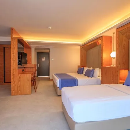 Orka World Hotel&aquapark 4* Öludeniz