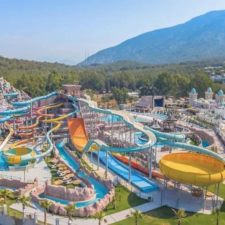 호텔 Orka World & Aquapark 올루데니스