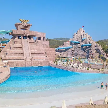 Orka World & Aquapark Otel