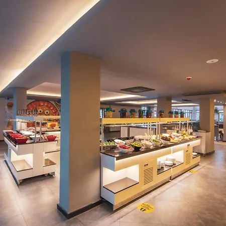 Orka World & Aquapark 酒店 4*